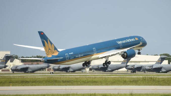 Vietnam Airlines Boeing 787-10 Dreamliner